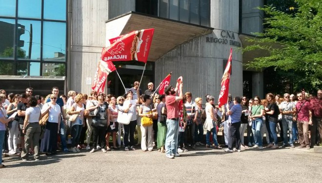 Sciopero Cna: oltre un centinaio in via Maiella per chiedere riconoscimento degli aumenti contrattuali